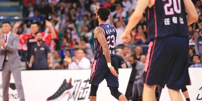  雷恩主场狂轰滥炸五球横扫弱旅尚布利